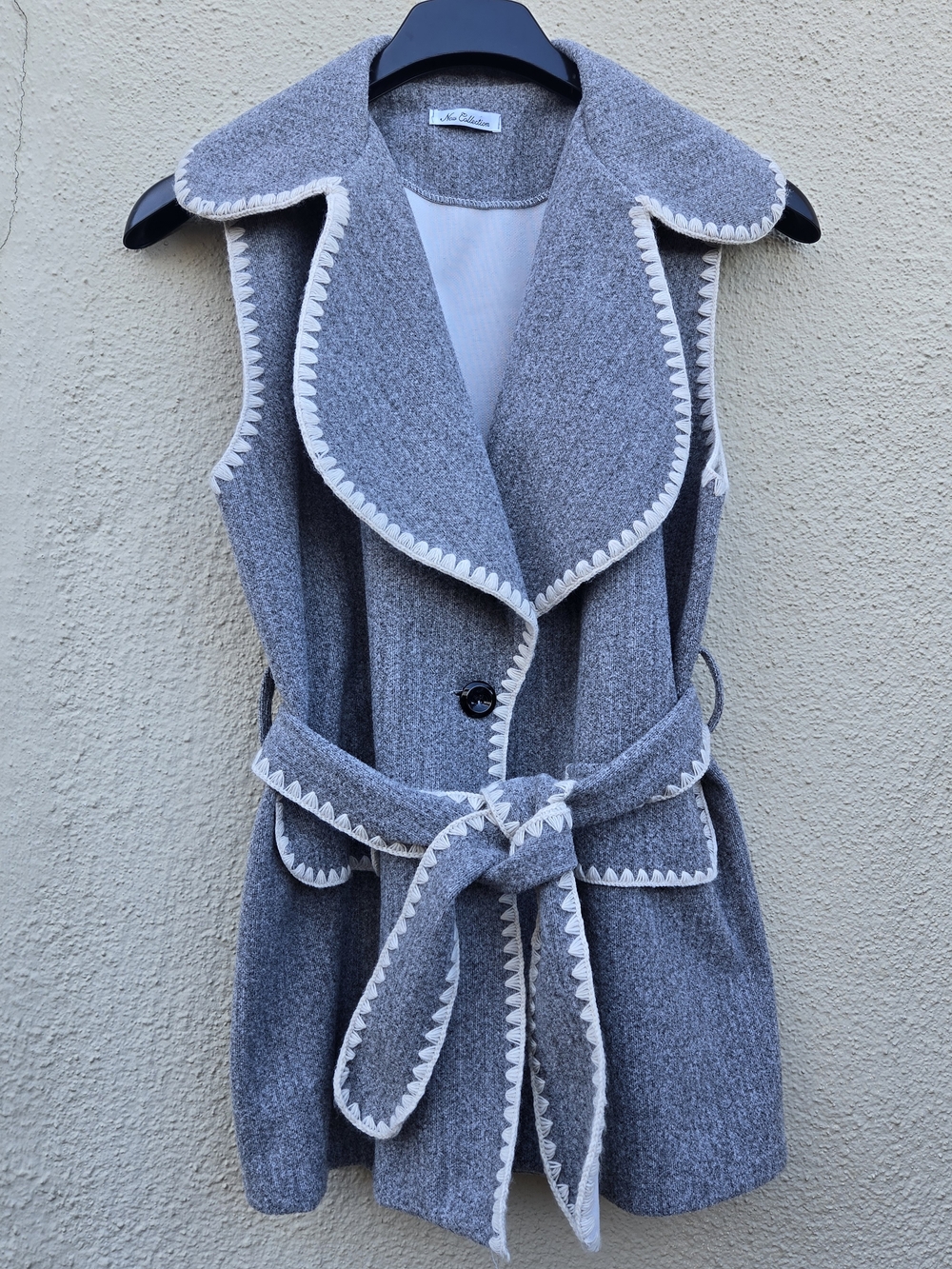 New Collection Gray Sleeveless Vest with White Trim - Picture 2 of 9